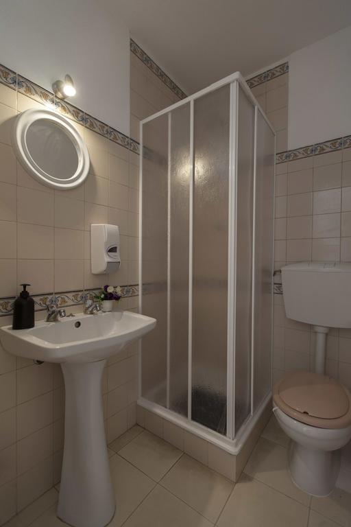 Guest House First Floor Lagos Zewnętrze zdjęcie